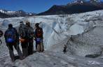 Caminhando no glaciar Viedma, no Parque Nacional Los Glaciares, região de El Chaltén, no sul da Argentina